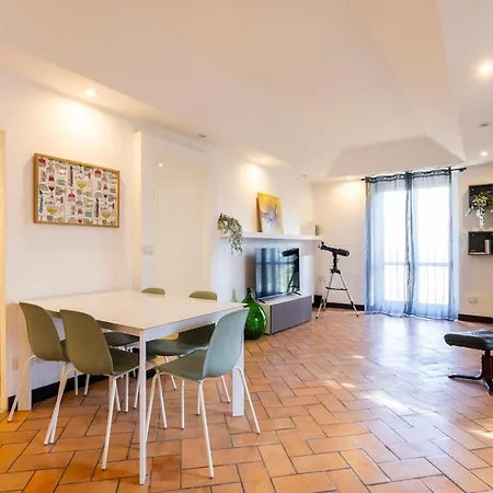 Apartment 15th-century Apt, City-mxp Train *